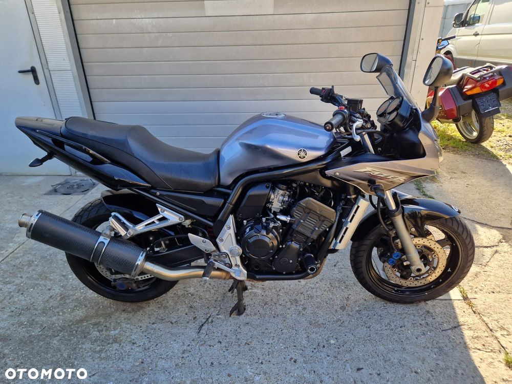 Yamaha FZS - 1