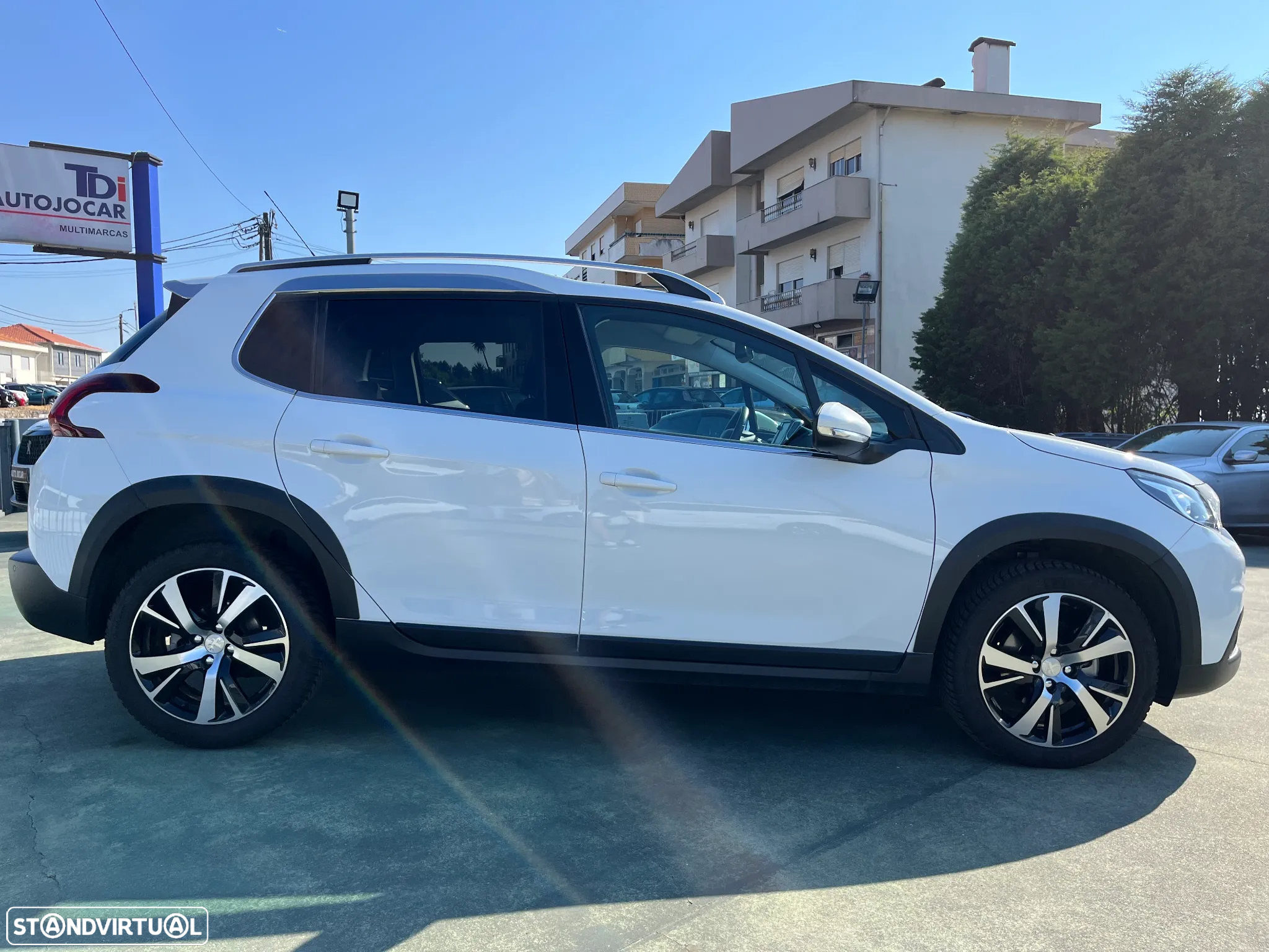 Peugeot 2008 1.5 BlueHDi Allure EAT6 - 8