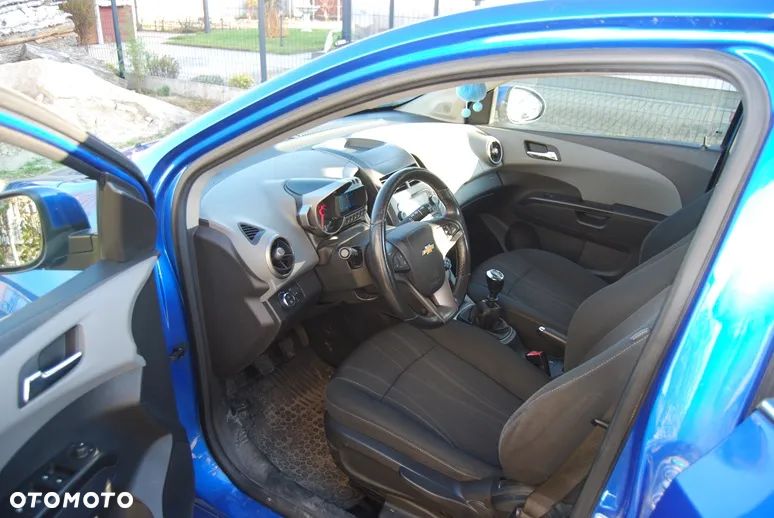 Chevrolet Aveo - 9
