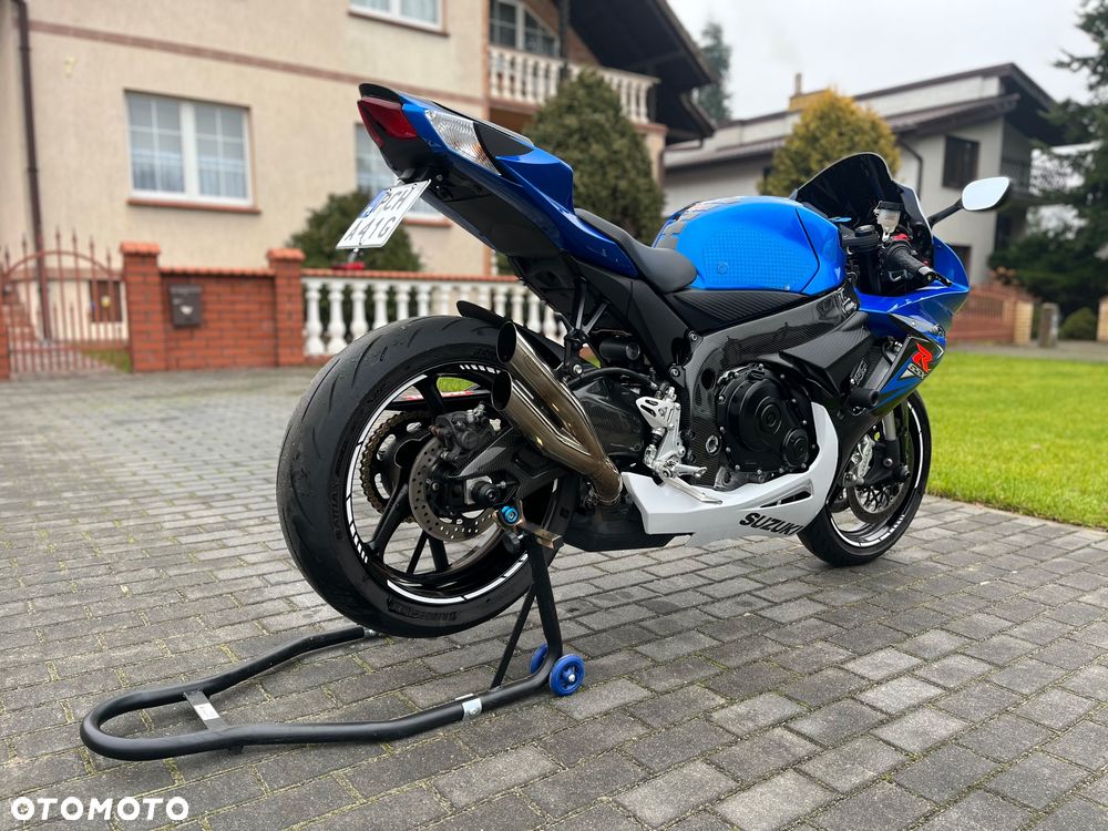 Suzuki GSX-R - 6