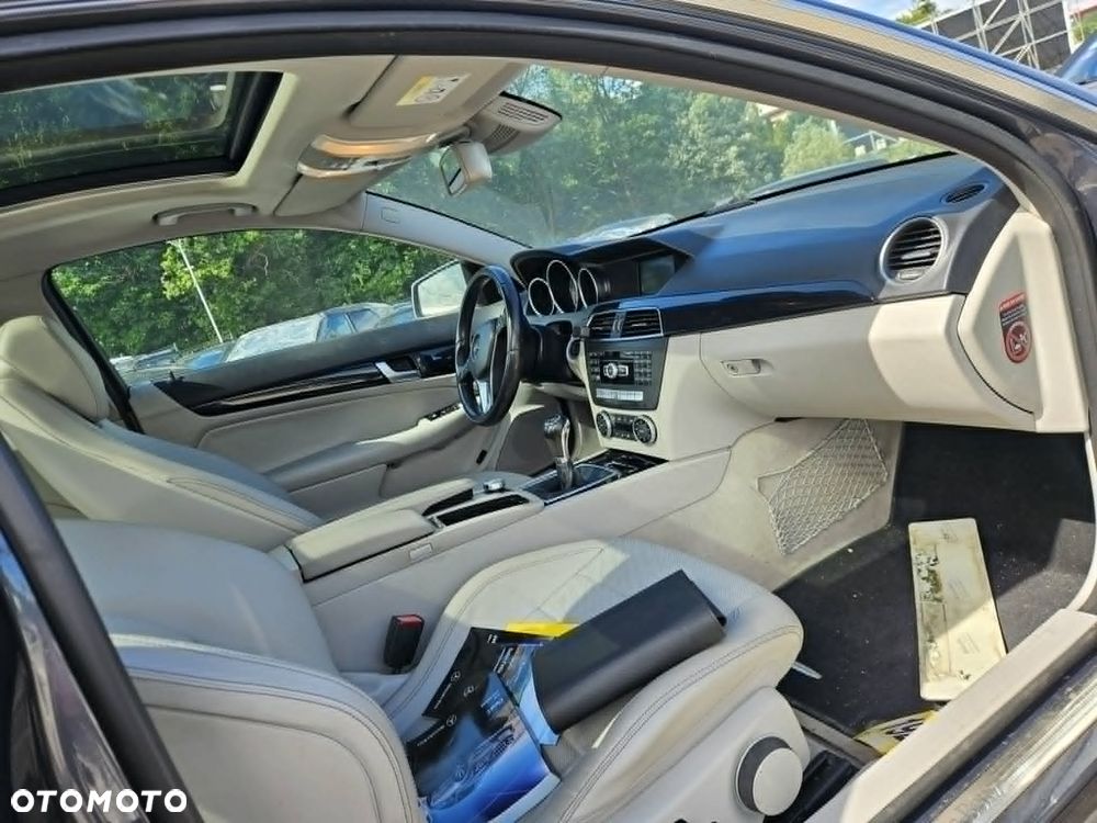 Mercedes-Benz Klasa C 220 CDI Edition - 18
