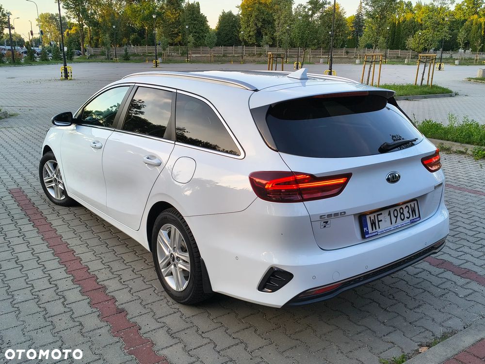 Kia Ceed 1.6 CRDi mHEV L Business Line - 4