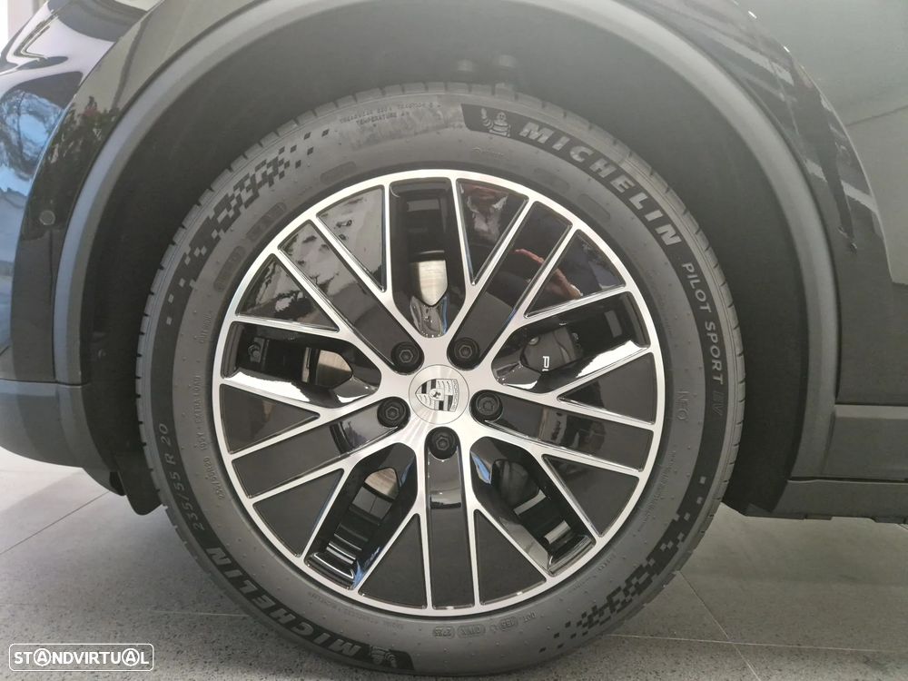 Porsche Macan Electric 4 - 3