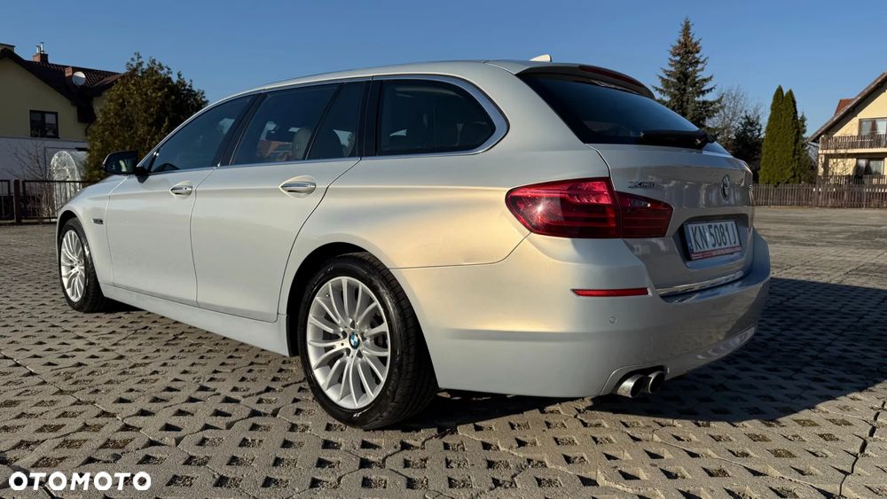 BMW Seria 5 525d Luxury Line - 2