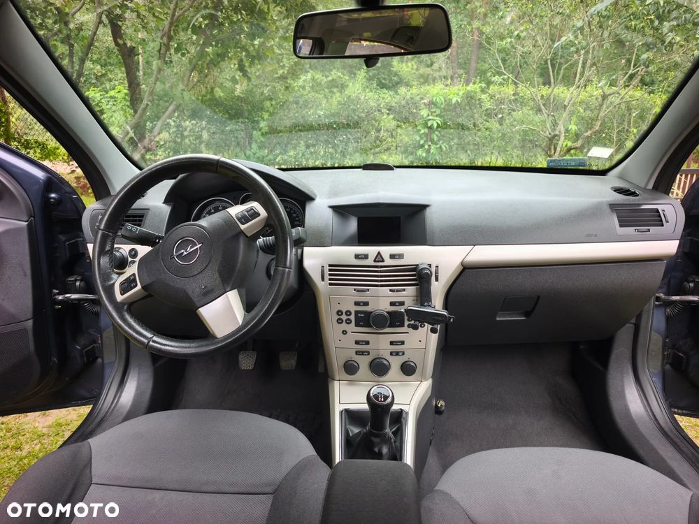 Opel Astra 1.6 Enjoy - 12