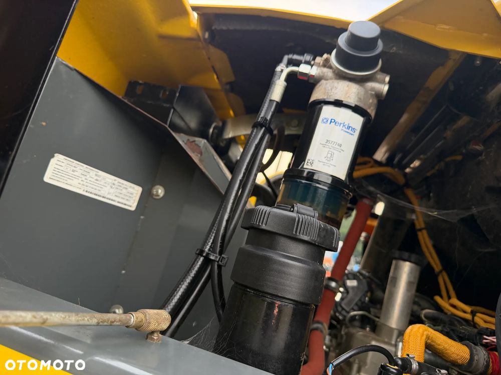Wacker Neuson DW60 Wozidło Obrotowe 4x4. 6 ton ładowność z Pełną kabiną. OBROTOWA koleba 1350 mtg. 2021 rok. Jak nowe z salonu PERKINS turbo silnik. Pochodzi z Norweskiego Gospodarstwa Ziemniaczanego! Pełne sterowanie dżojstik REWERS HYDROSTATIC Ogrzewana Kabina Opony zero zużycia. Aktualna DEKRA. Kamery wysokiej jakośći! Zero luzów i wycieków. Szybka wolna jazda. Wielka Okazja. Ośswietlenie Rozbudowane. Hak kulka - 9