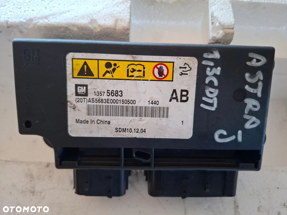 OPEL ASTRA J moduł lokalizator GPS A6004510 Sterownik 13575683 - 2
