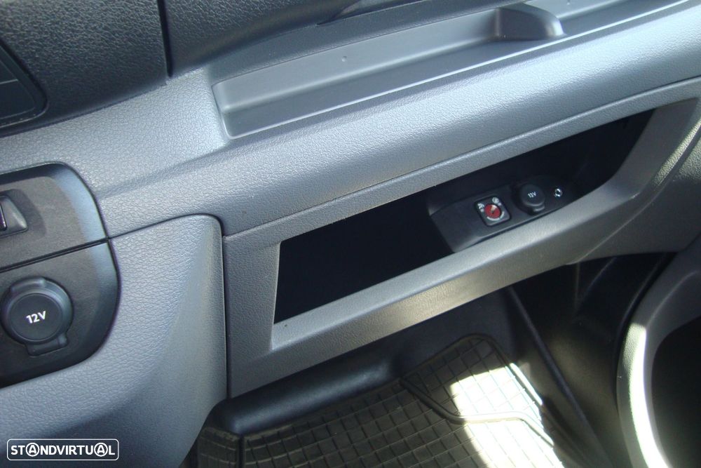 Citroën ë-Jumpy 1.6 HDI   BLUE  3 LUGARES - 25