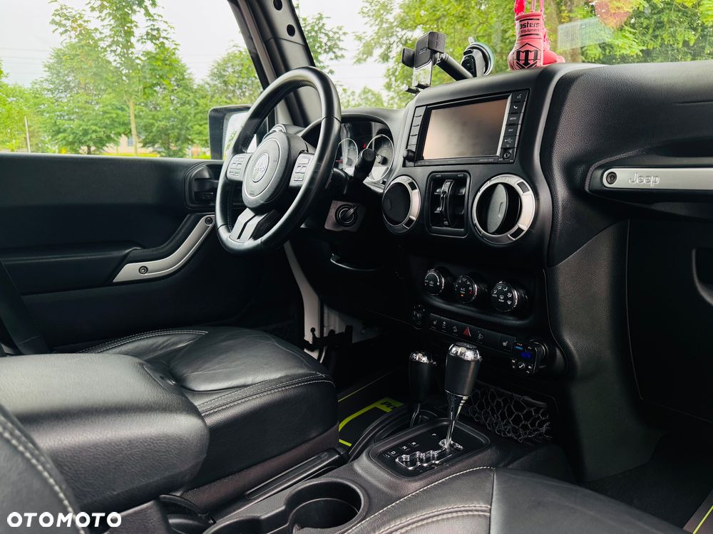 Jeep Wrangler Unlimited 2.8 CRD DPF Automatik Sahara - 33