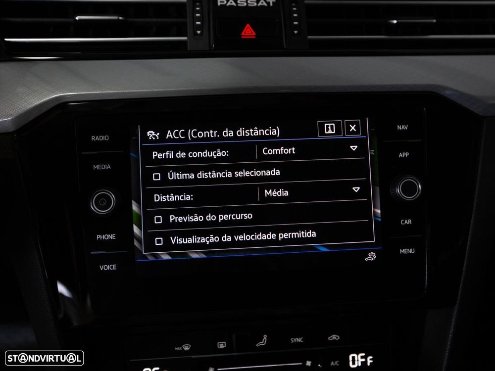 VW Passat Variant 2.0 TDi Business DSG - 27