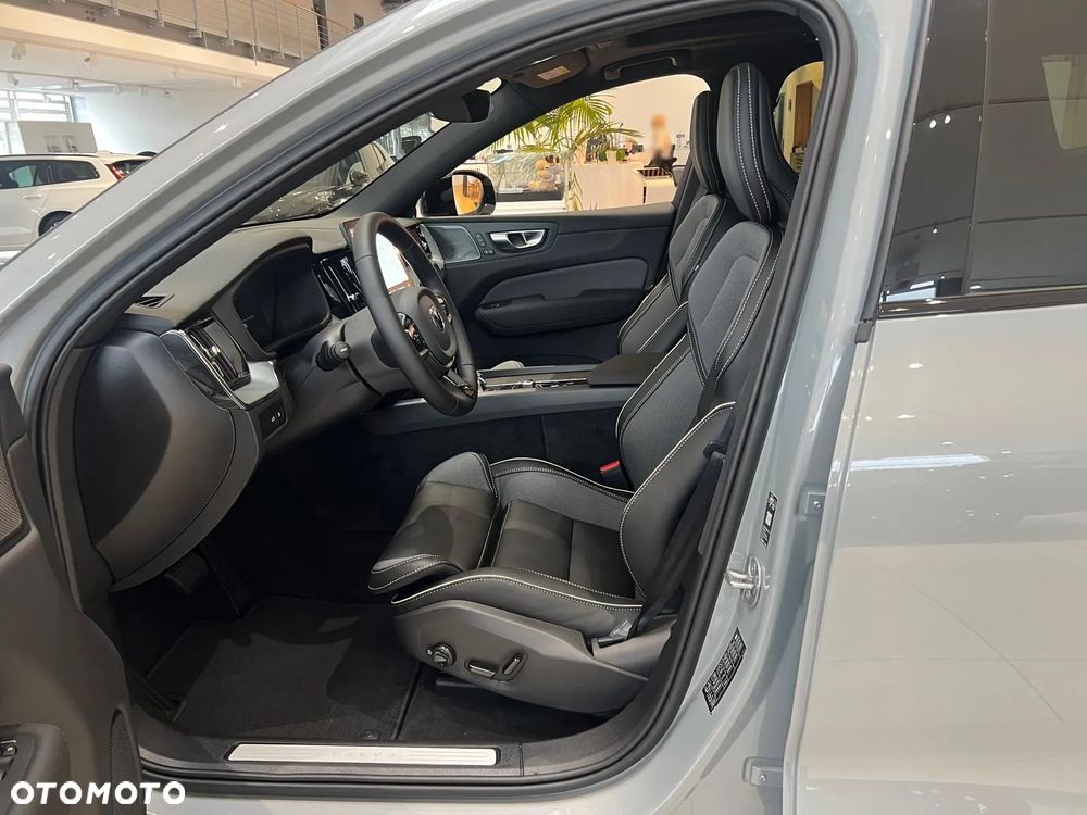 Volvo XC 60 T8 Plug-In Hybrid AWD Ultimate Black Edition - 18