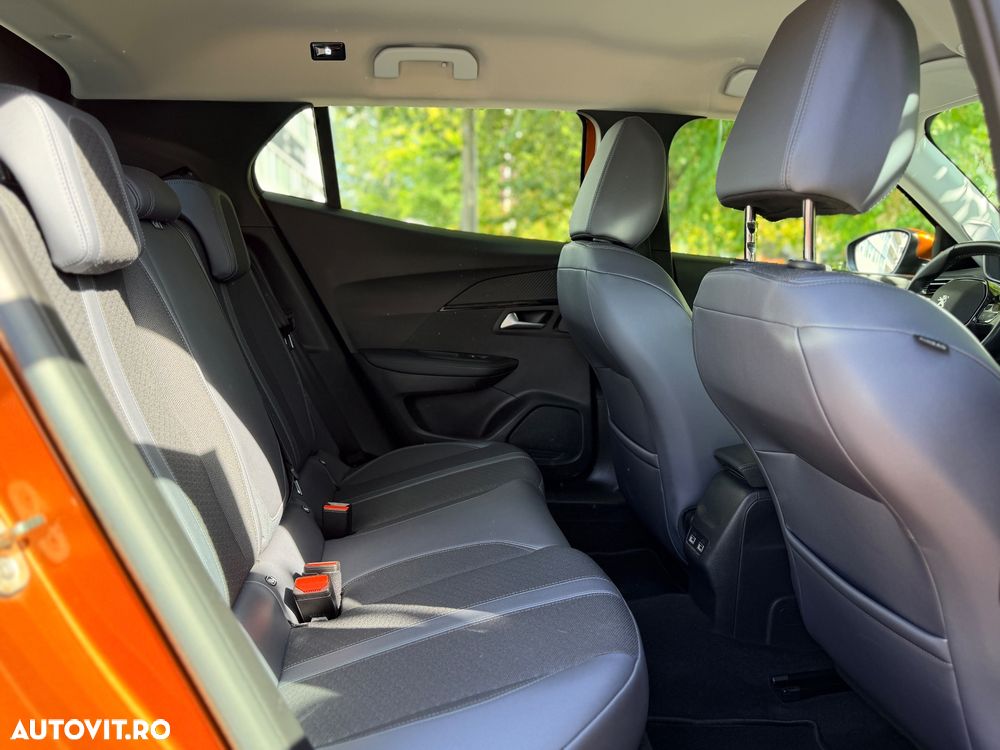 Peugeot 2008 PureTech 130 EAT8 GT Exclusive - 16