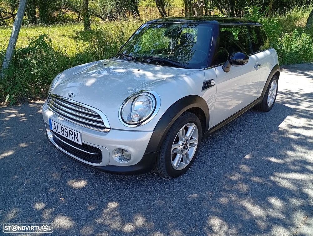 MINI 3 Portas Cooper D - 1