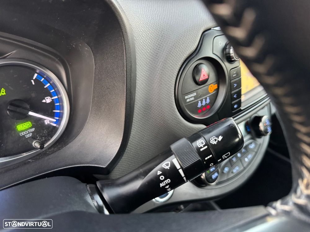 Toyota Yaris 1.5 HSD Comfort - 19