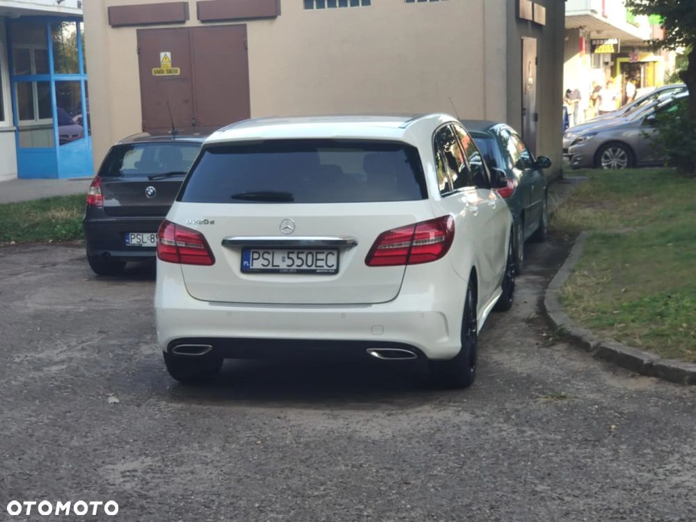 Mercedes-Benz Klasa B 220 (CDI) d AMG Line - 4