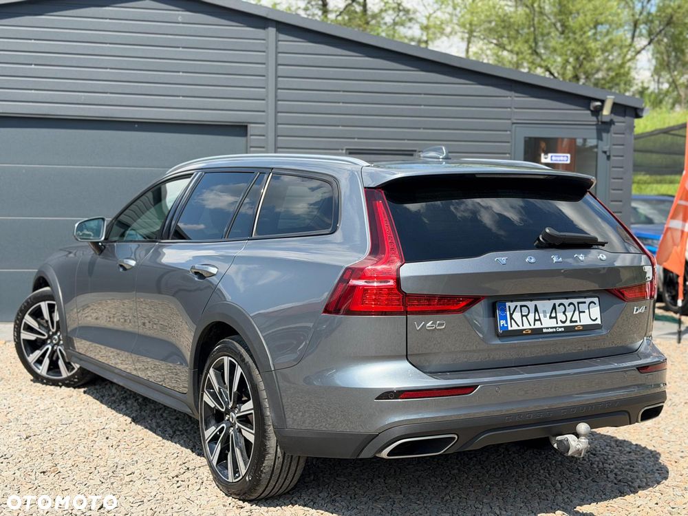 Volvo V60 Cross Country D4 AWD Geartronic Pro - 31
