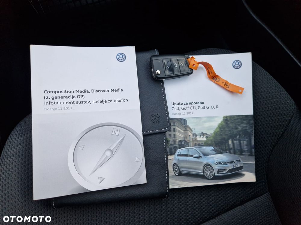 Volkswagen Golf - 20