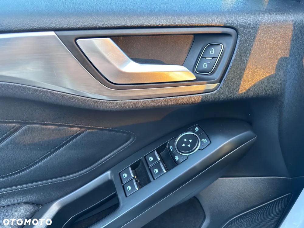 Ford Focus 2.0 EcoBlue Titanium Business - 29