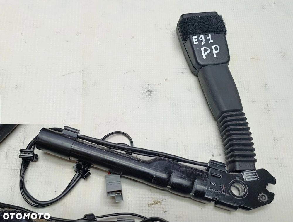 BMW E91 napinacz pasa bezpieczeństwa przód lift PRAWY E90 - 1