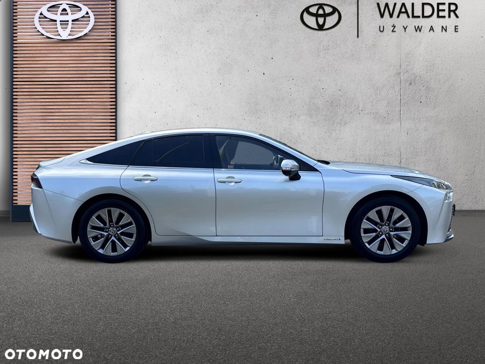 Toyota Mirai Executive - 8