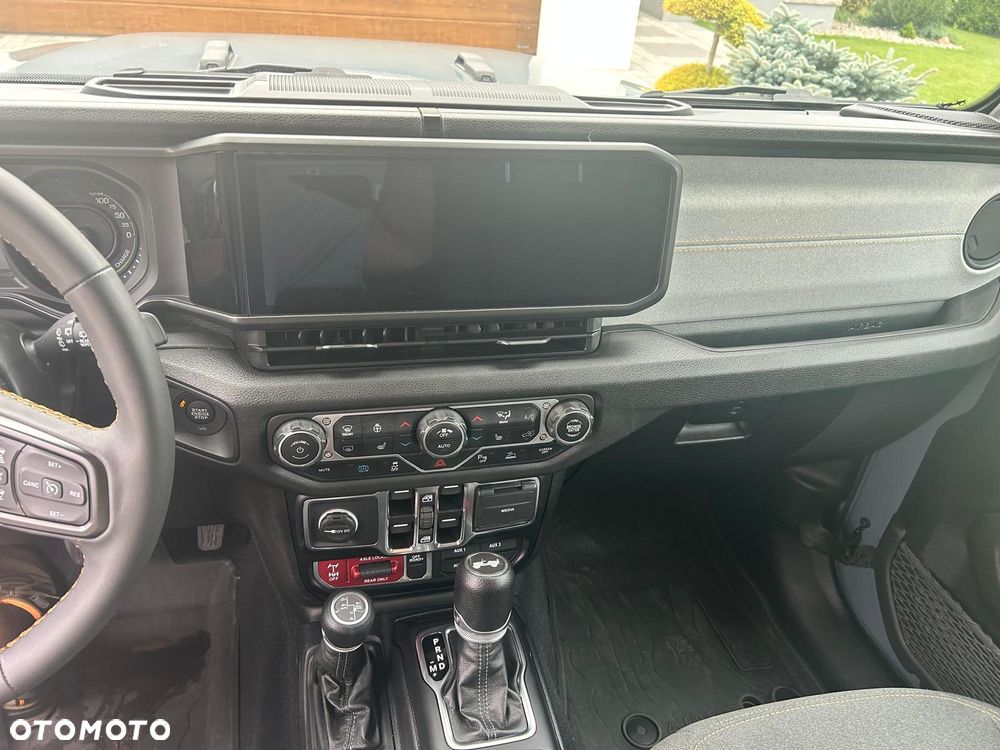 Jeep Wrangler - 2