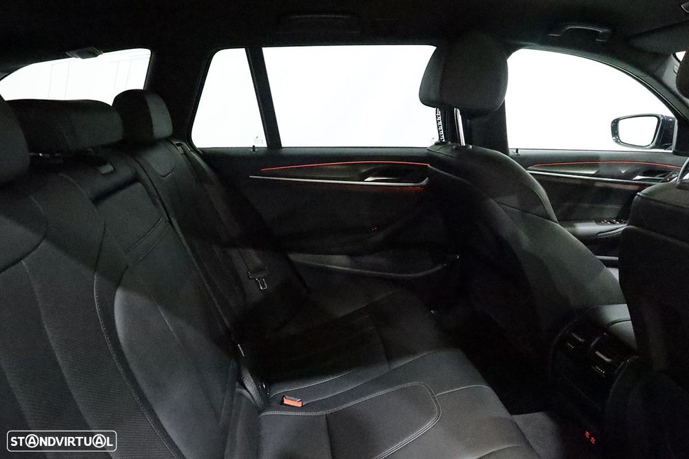 BMW 520 d Pack Desportivo M Auto - 24