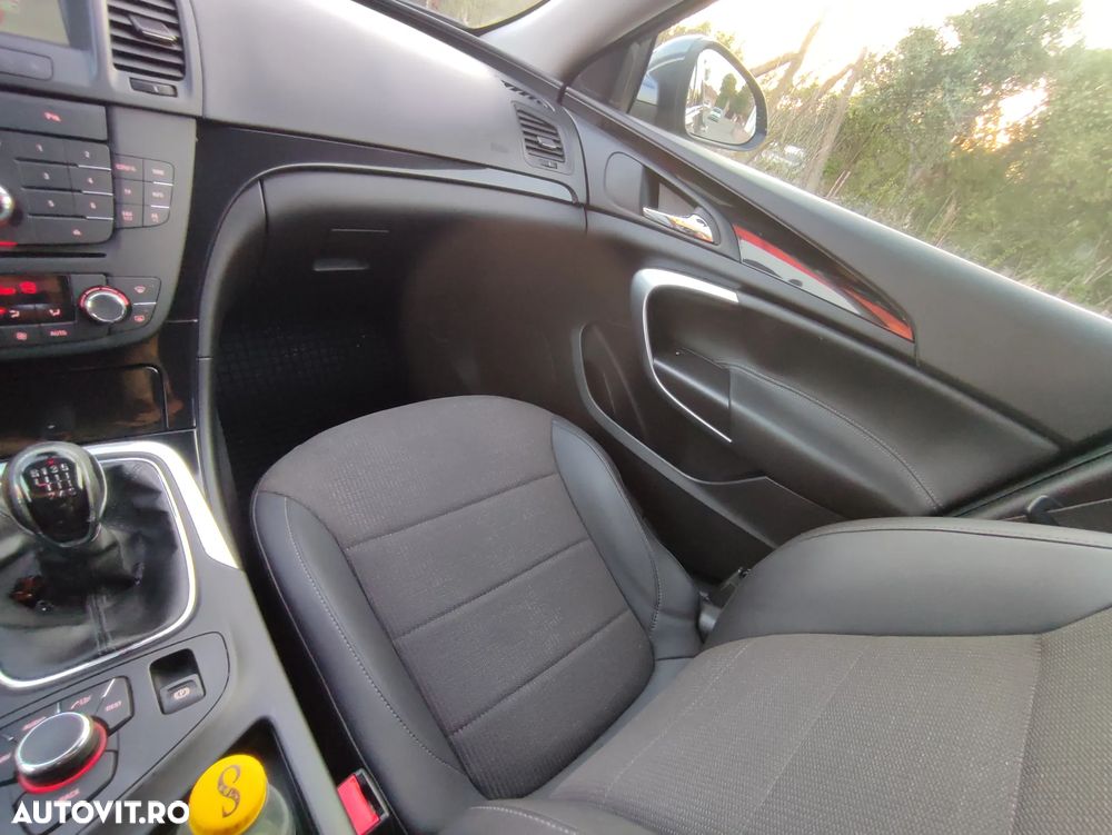 Opel Insignia 2.0 CDTI - 9