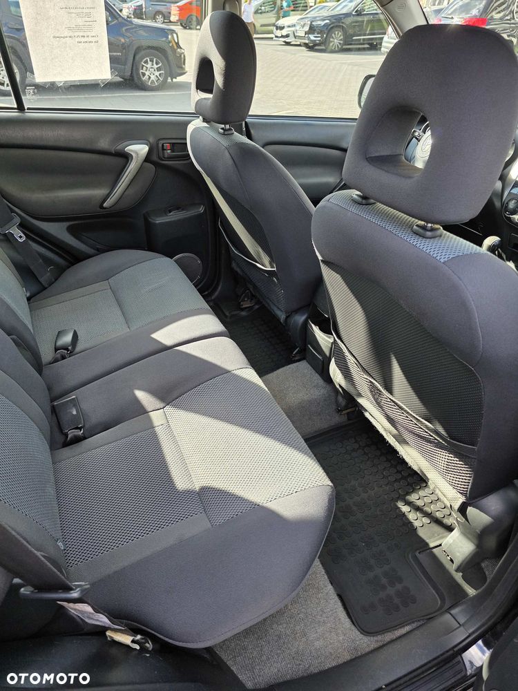 Toyota RAV4 2.0 D-4D 4x4 - 11