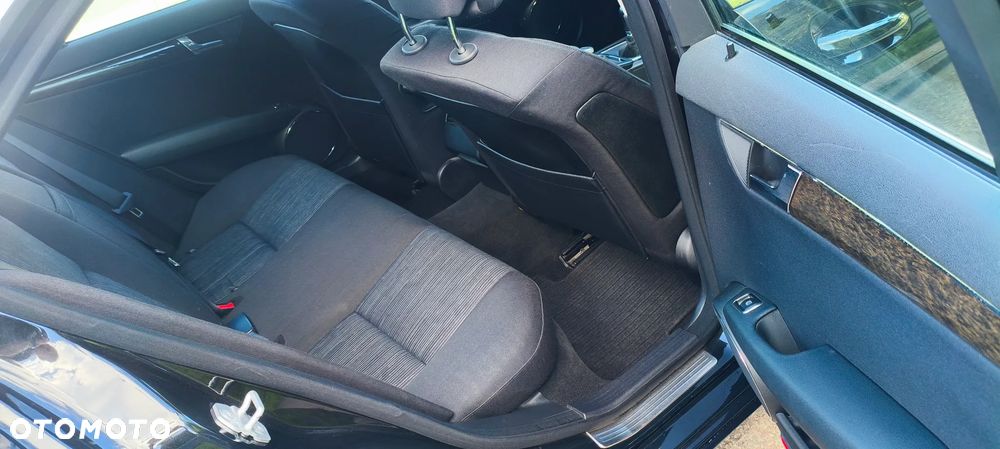Mercedes-Benz Klasa C 180 Kompressor BlueEFFICIENCY Elegance - 18