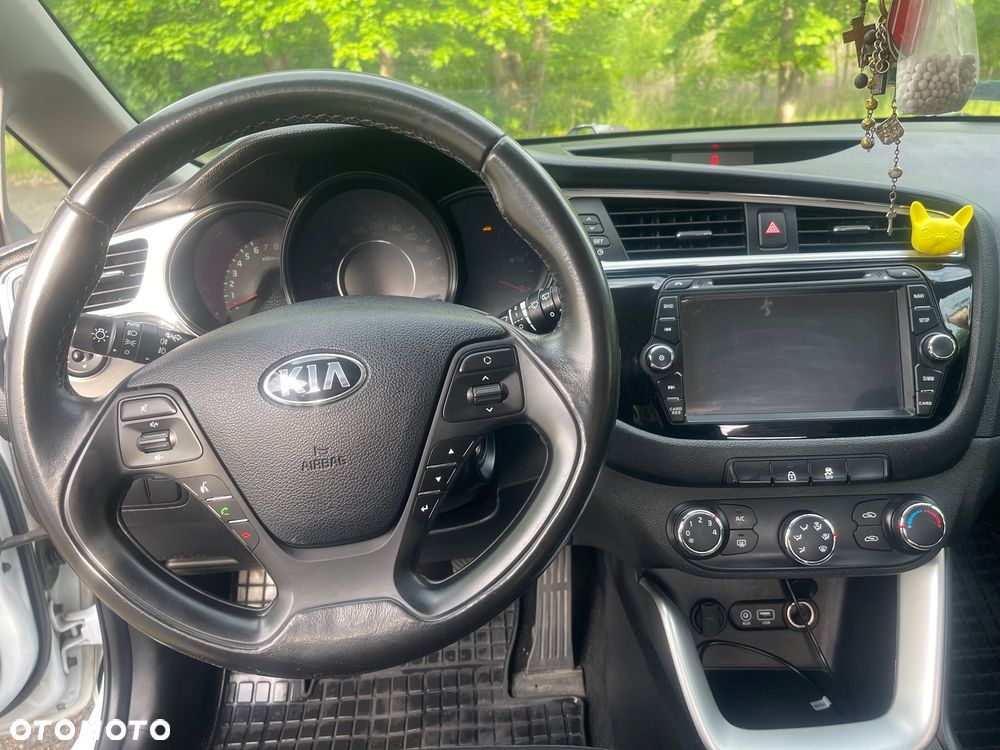 Kia Ceed 1.4 L - 10