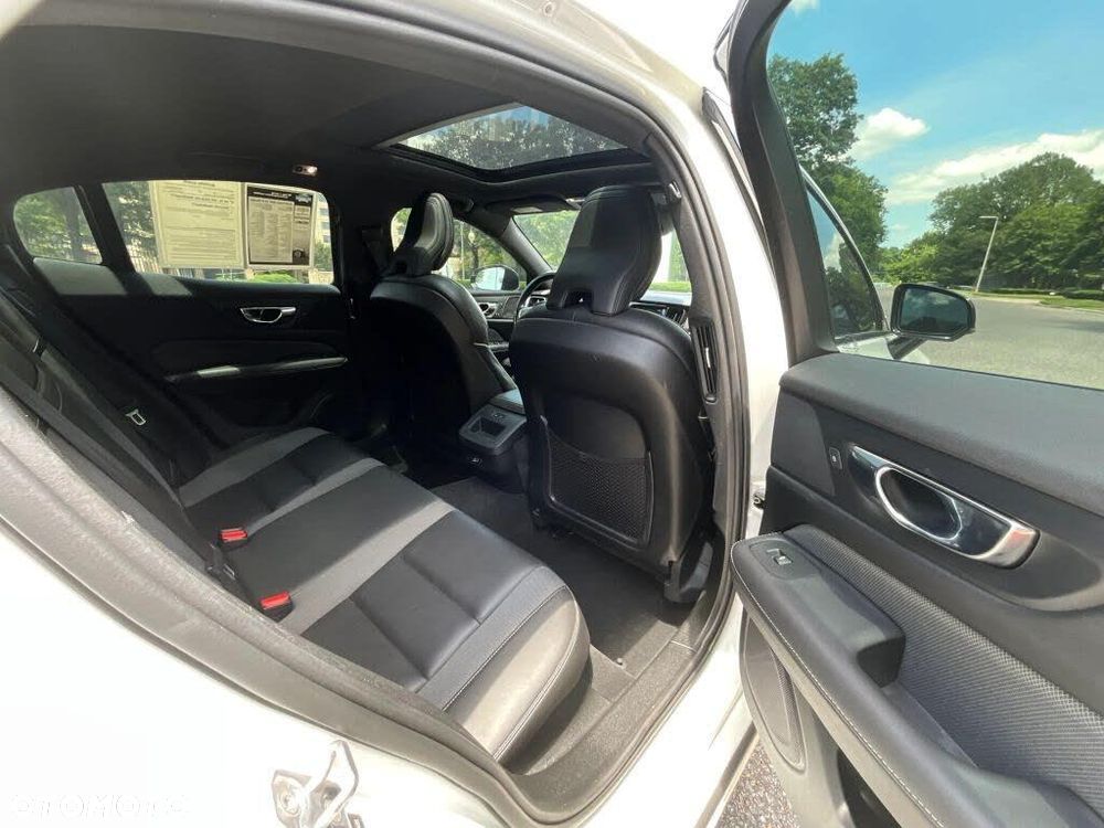 Volvo S60 T6 AWD R-Design - 13