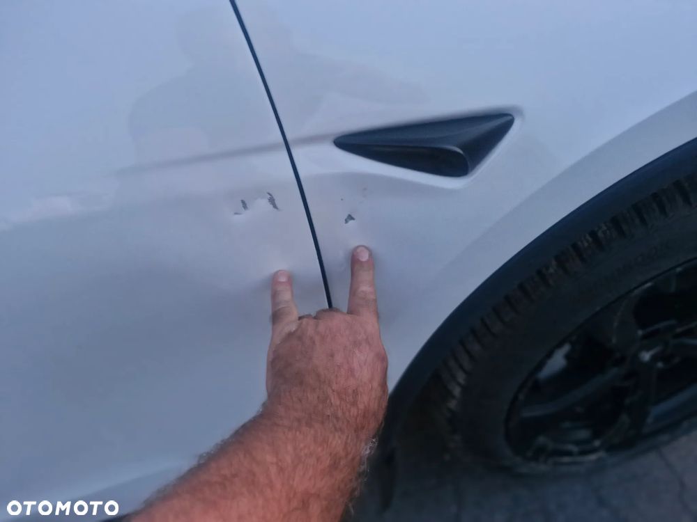 Tesla Model Y Long Range Dual Motor AWD - 7