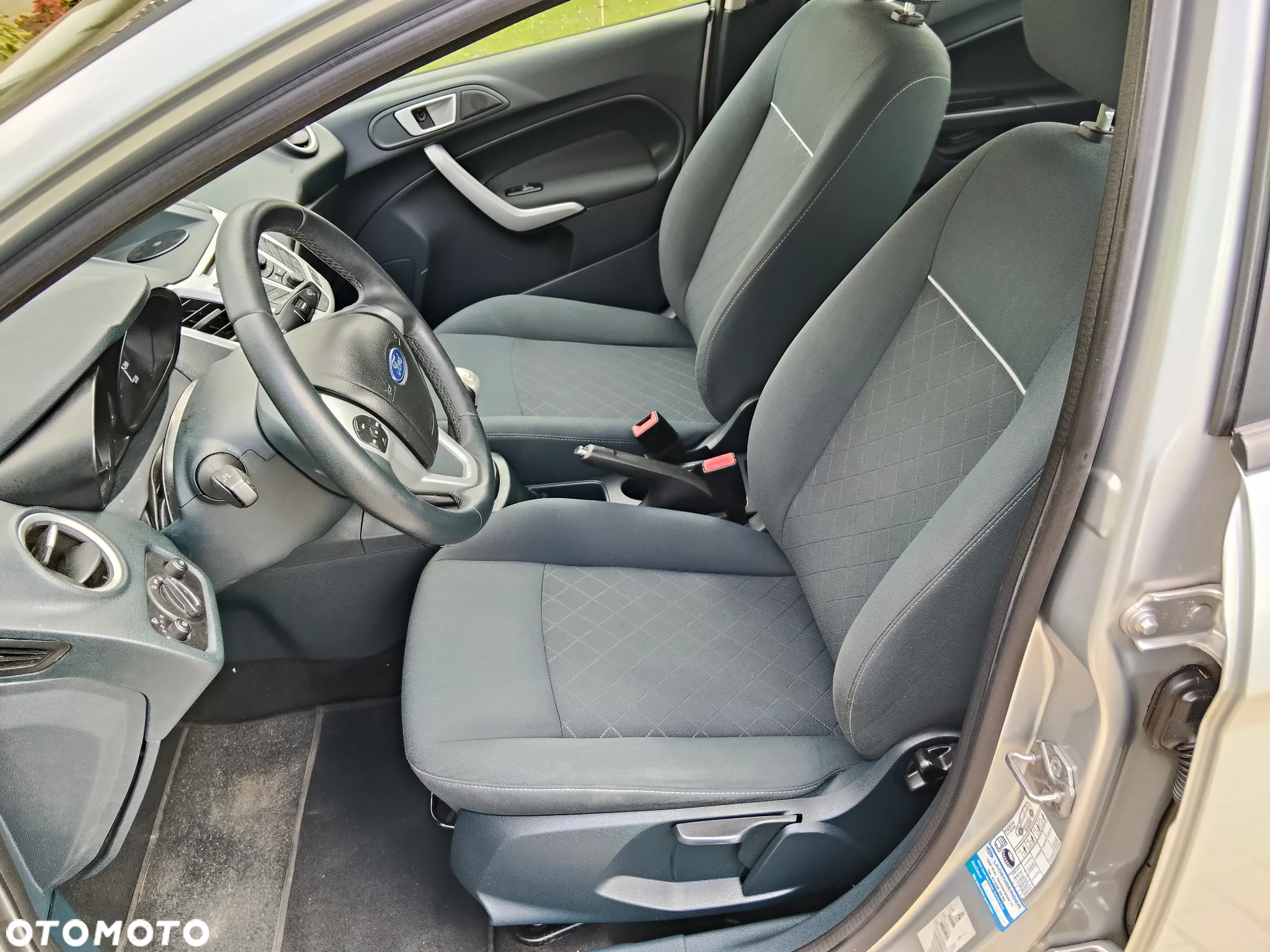 Ford Fiesta 1.25 Silver X (Ambiente) - 24