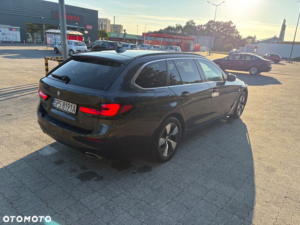 BMW Seria 5 520d mHEV - 8