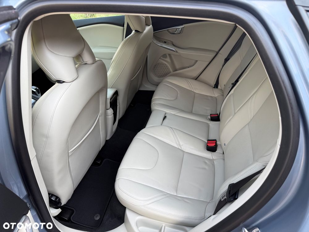 Volvo V40 D3 Momentum - 24