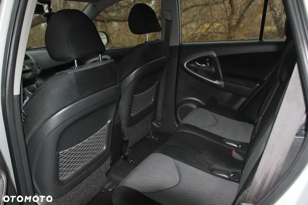 Toyota RAV4 2.0 VVT-i Luna - 16