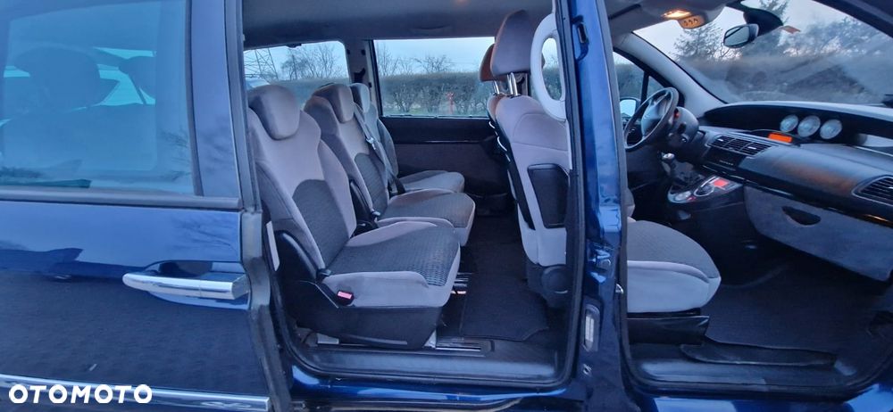 Citroën C8 2.0 16V Confort - 29