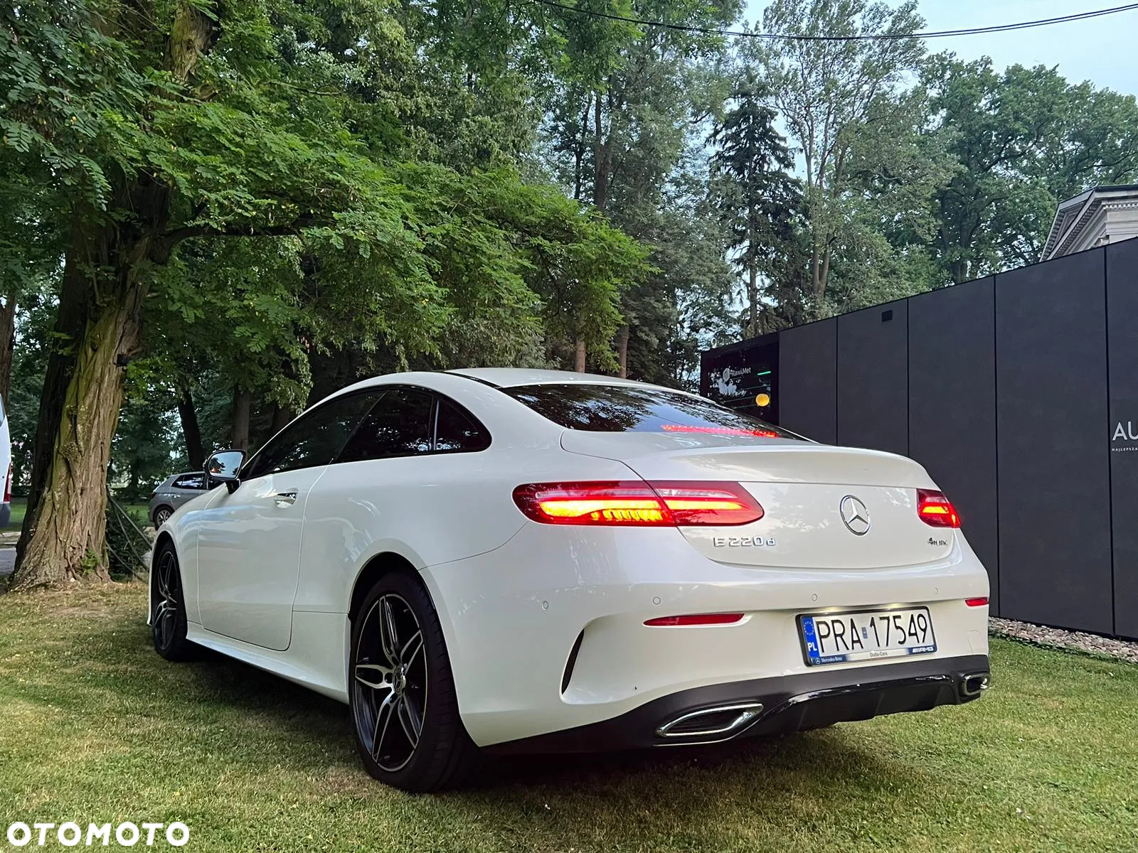 Mercedes-Benz Klasa E 220 d Coupe 4-Matic 9G-TRONIC - 5