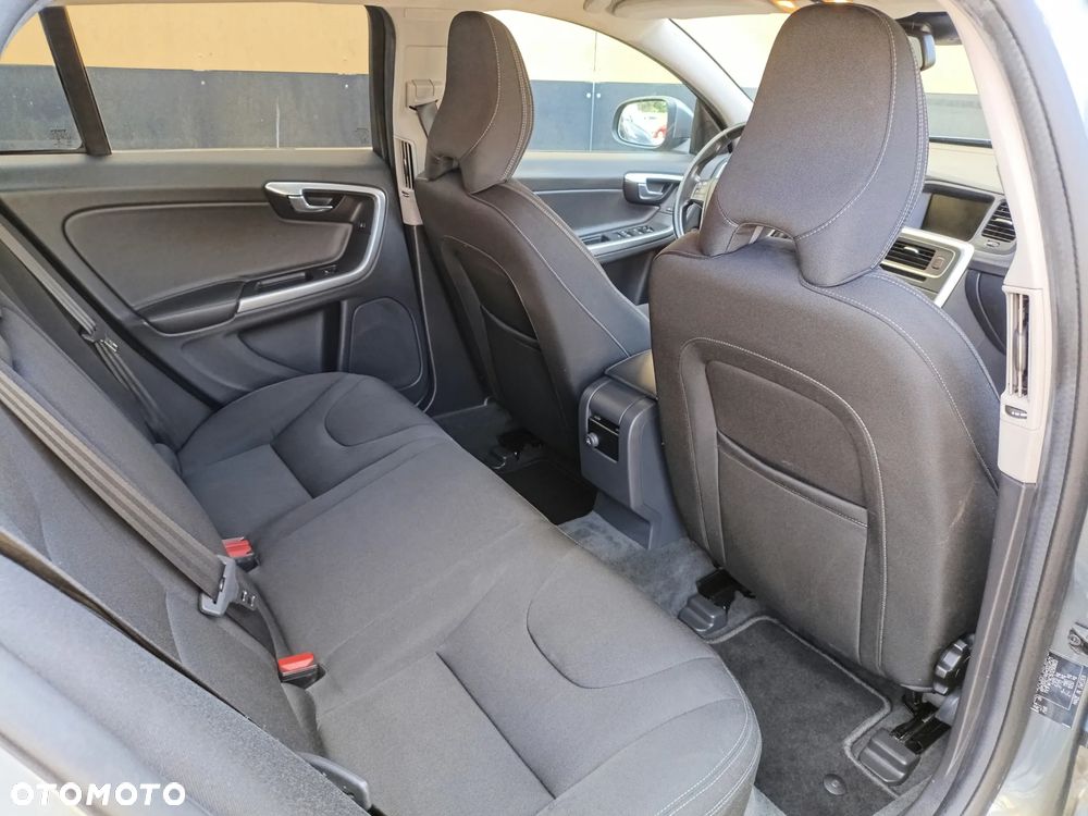 Volvo V60 D2 - 13