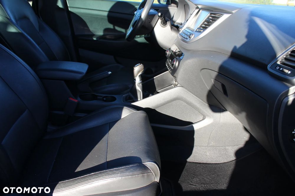 Hyundai Tucson 1.7 CRDI BlueDrive Comfort 2WD - 10