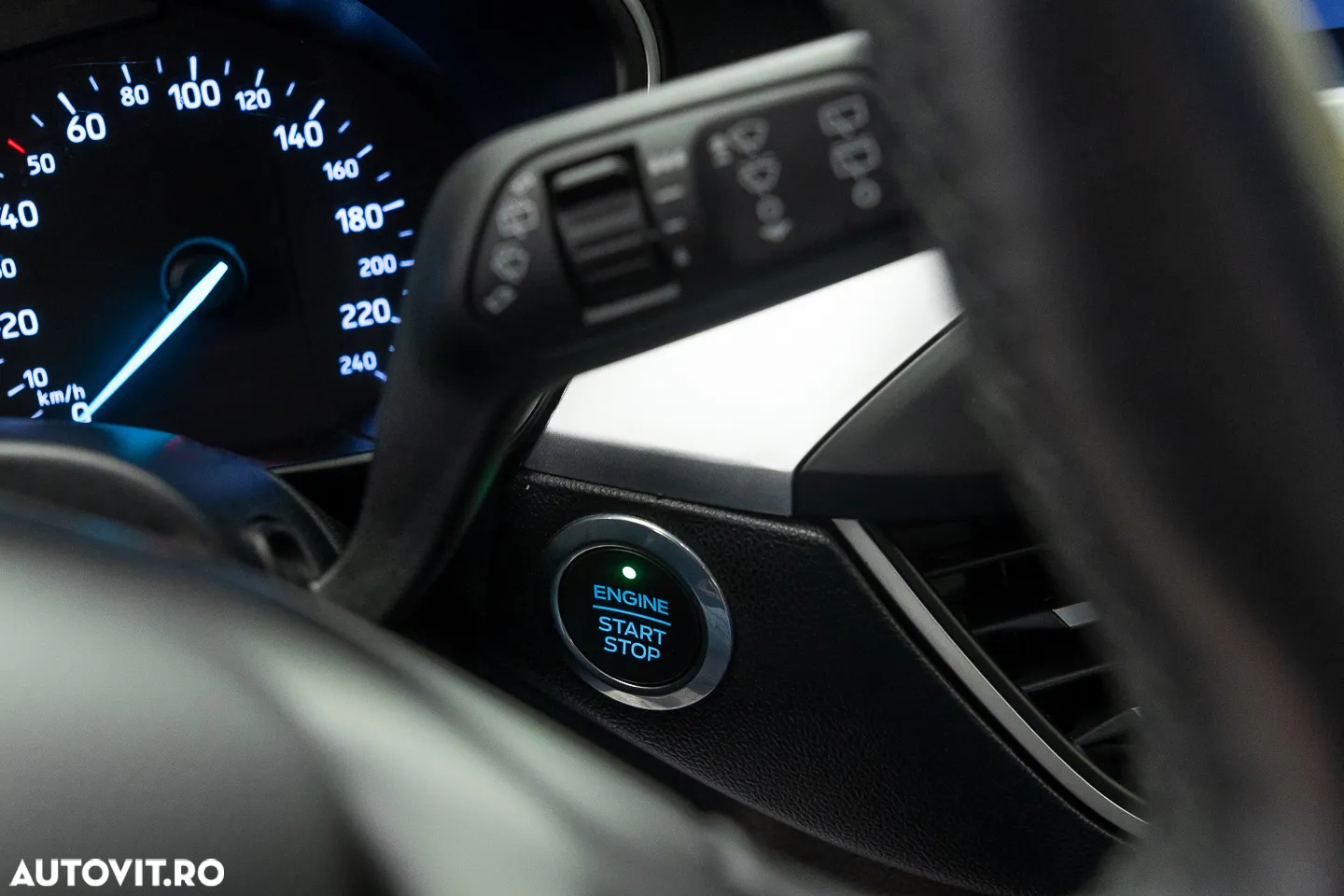 Ford Focus 1.0 EcoBoost Titanium - 24