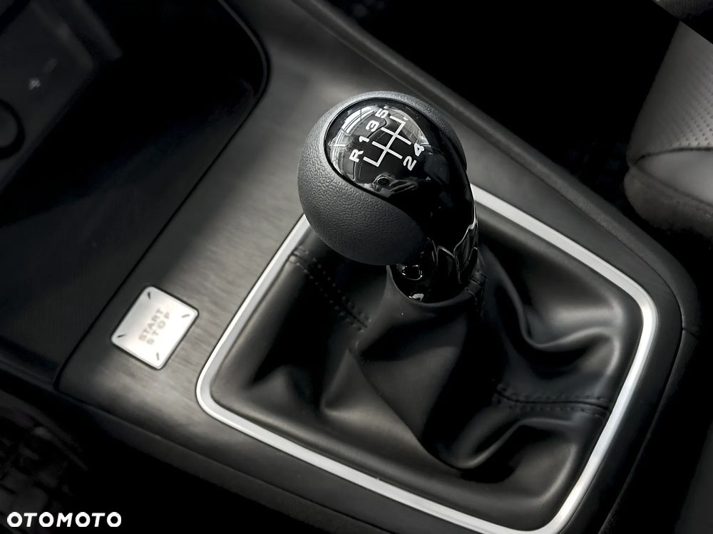 MG ZS - 11
