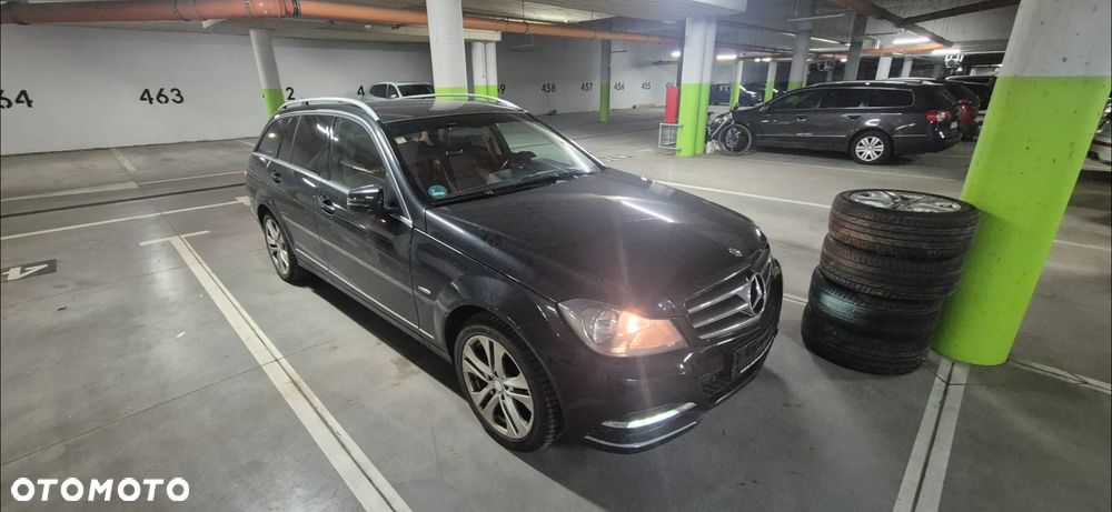 Mercedes-Benz Klasa C 180 CGI BlueEff Avantgarde - 16