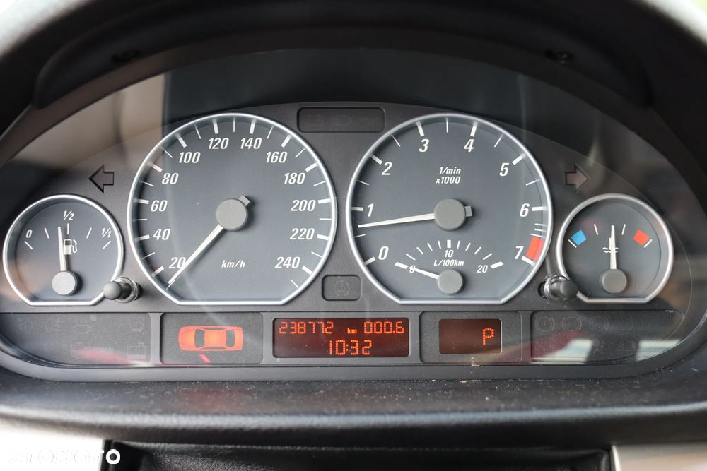 BMW Seria 3 330 Ci - 7
