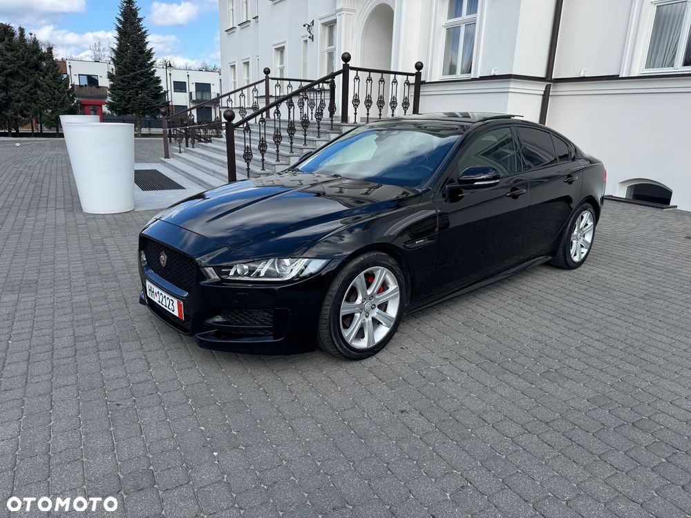 Jaguar XE D200 R-Dynamic SE - 1