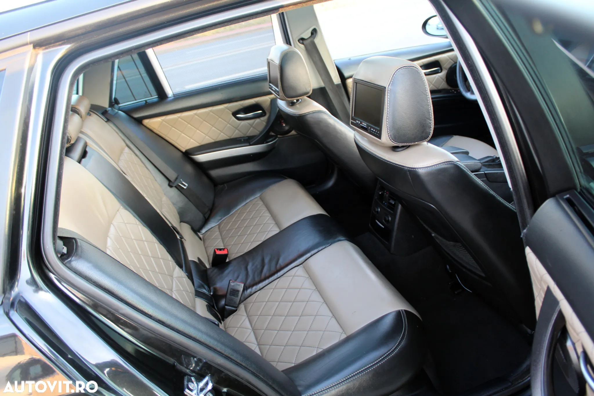 BMW Seria 3 320d DPF Touring - 9