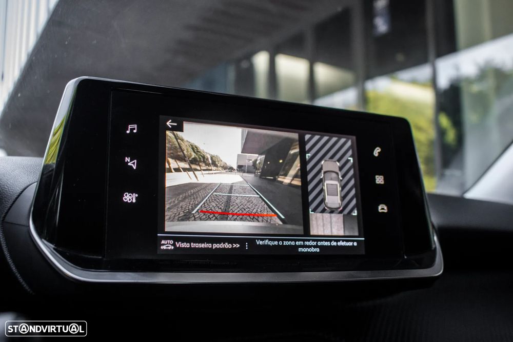 Peugeot 2008 1.2 PureTech Allure EAT8 - 39