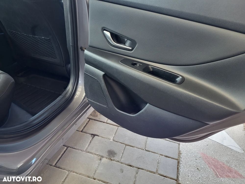 Hyundai Elantra 1.6 l 123 CP CVT Highway - 24