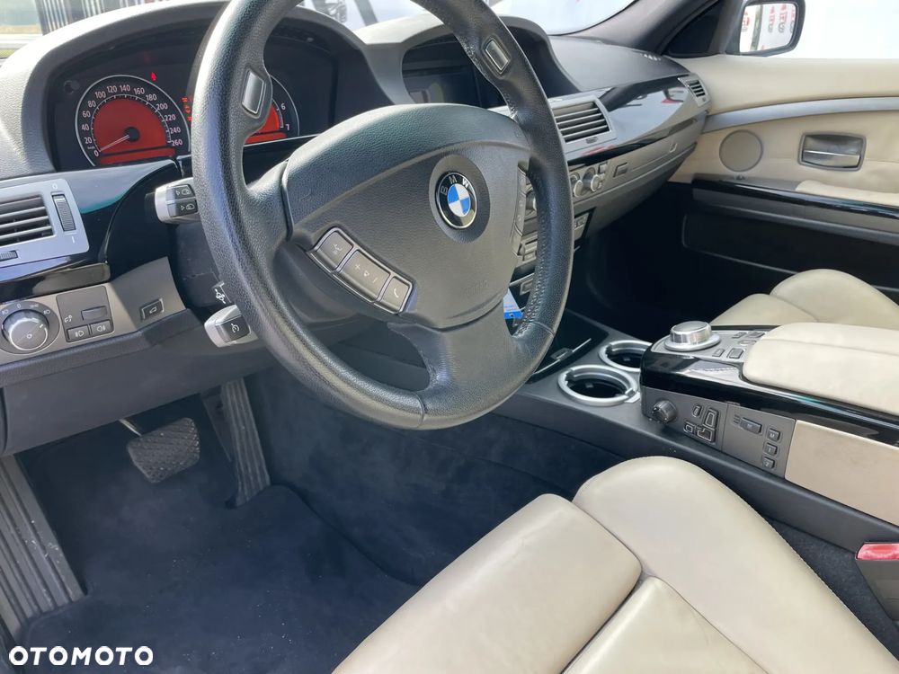 BMW Seria 7 750i - 15