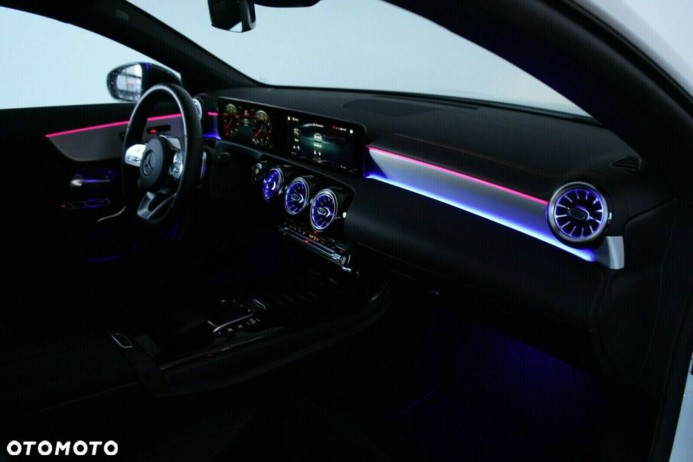 Mercedes-Benz CLA 200 Progressive 7G-DCT - 19